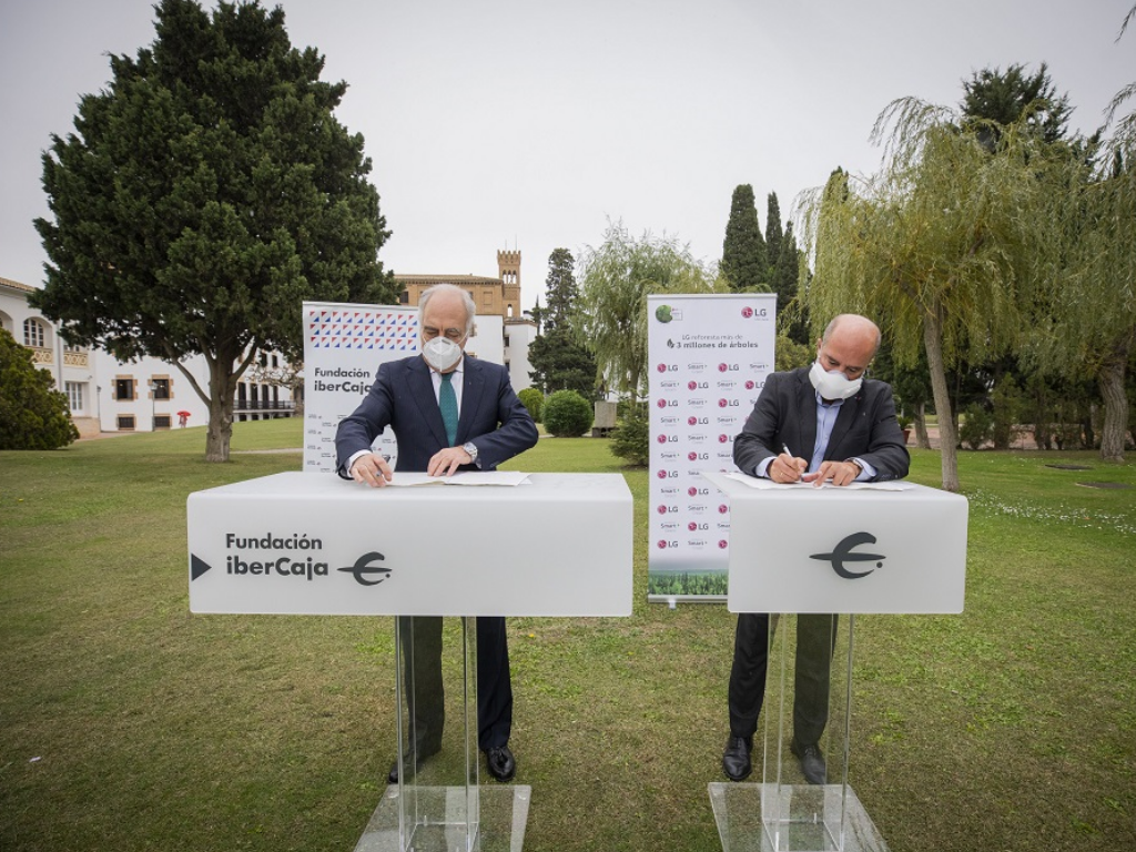 Ibercaja se suma al movimiento Smart Green de Lg para reforestar Aragón 